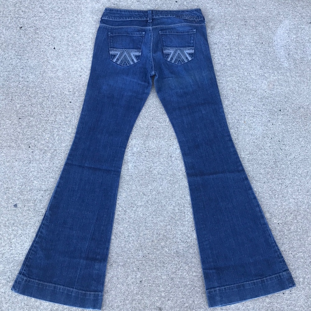 American Eagle Live Your Life Flare Jeans - Size 4 - Picture 3 of 9